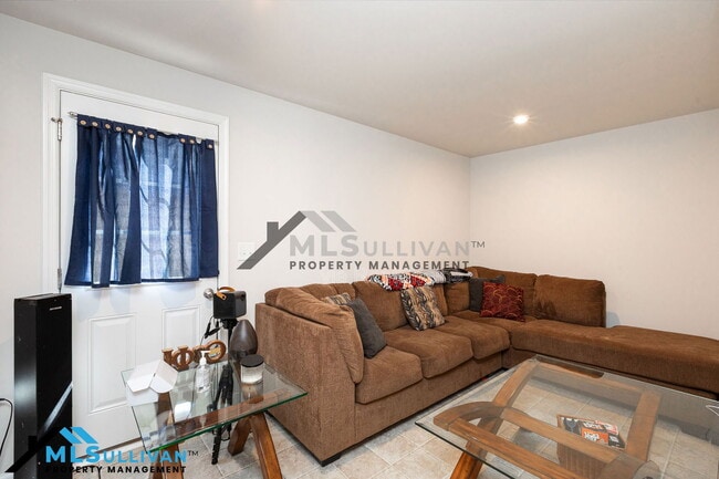 Building Photo - 4005 Lush Grove Dr