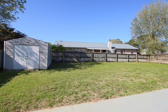 Building Photo - 414 Whirlaway Ct
