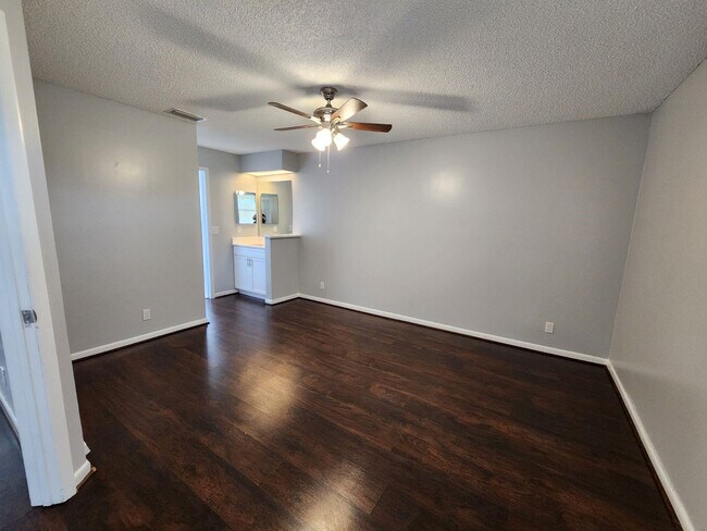 Building Photo - 2551 NW 56th Ave