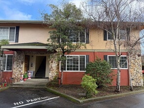 Building Photo - Remodeled Santa Cruz Apartment