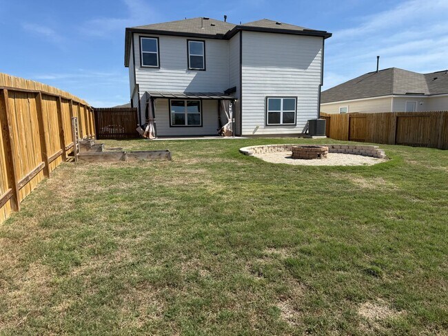 Building Photo - Move-In Ready 4BR with Private Yard & Fire Pit – Won’t Last!