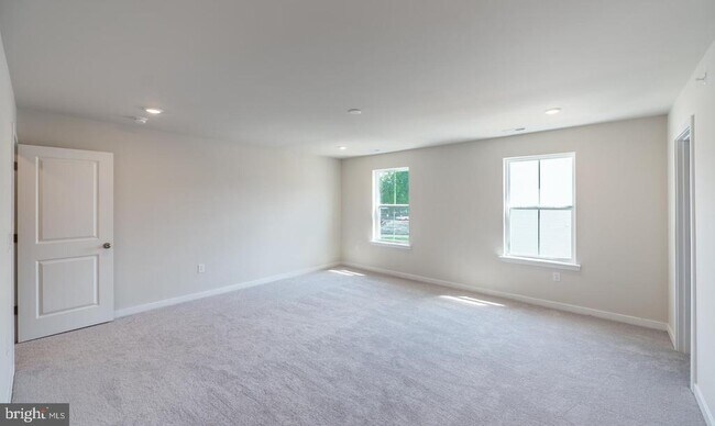 Building Photo - 715 Platinum Dr