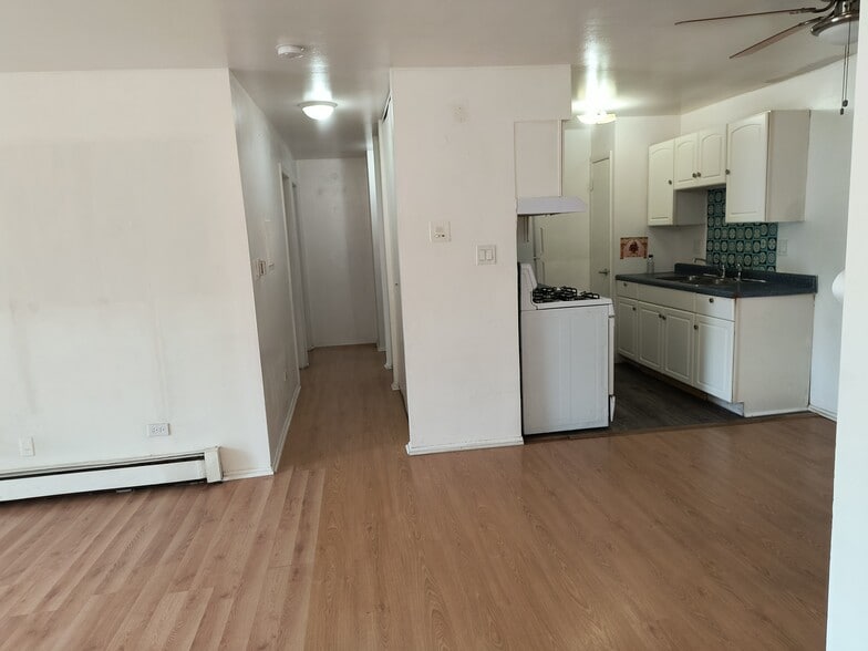 Building Photo - 670 Hill Dr