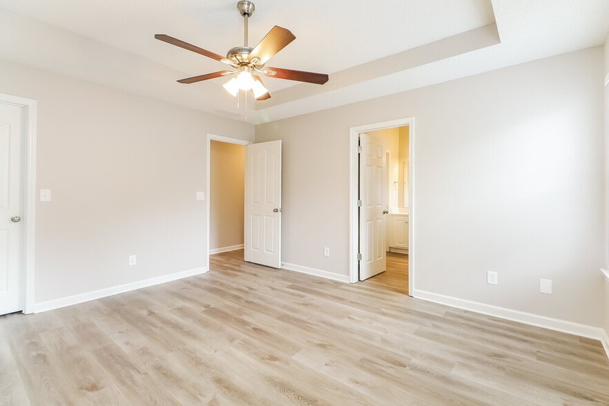 Building Photo - 553 Ransom Way