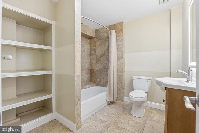 Building Photo - 18136 Hayloft Dr