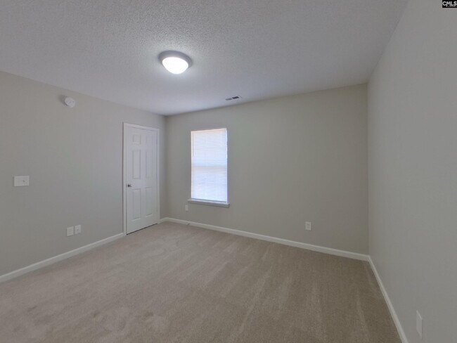 Building Photo - 136 Katrina Ct