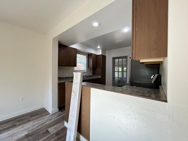 Building Photo - Serene 2 Bed, 1 Bath Home