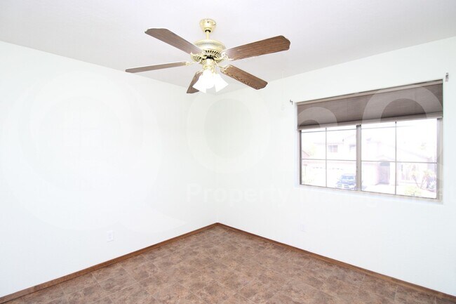 Building Photo - 13349 W Desert Rock Dr