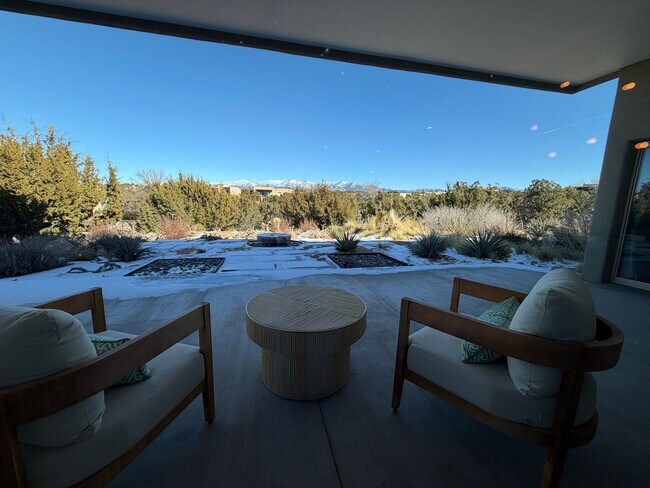 Building Photo - 14 Plano Arbolito