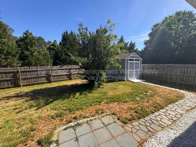 Building Photo - 206 Lindell Dr