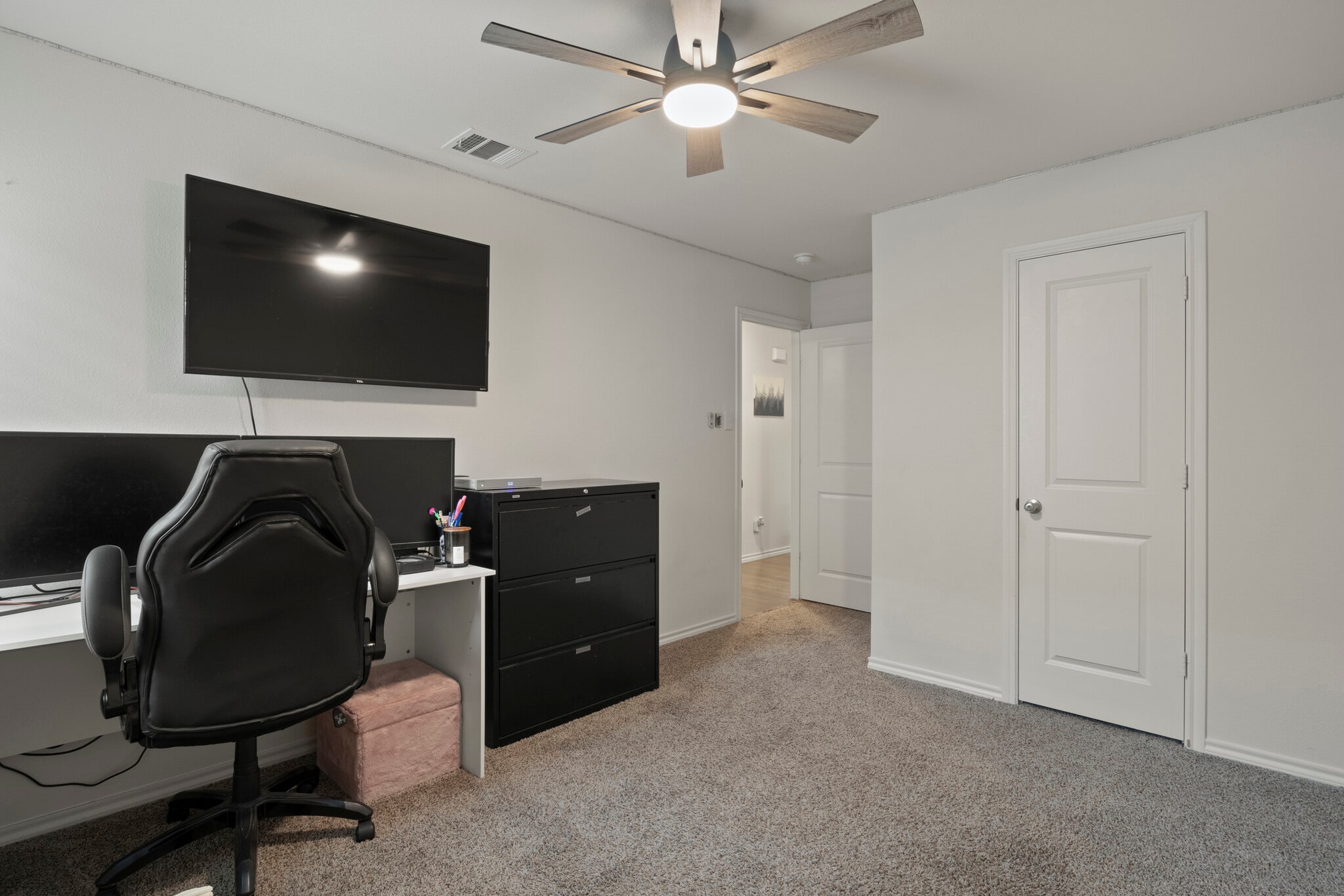 Building Photo - 2038 Croton Ave