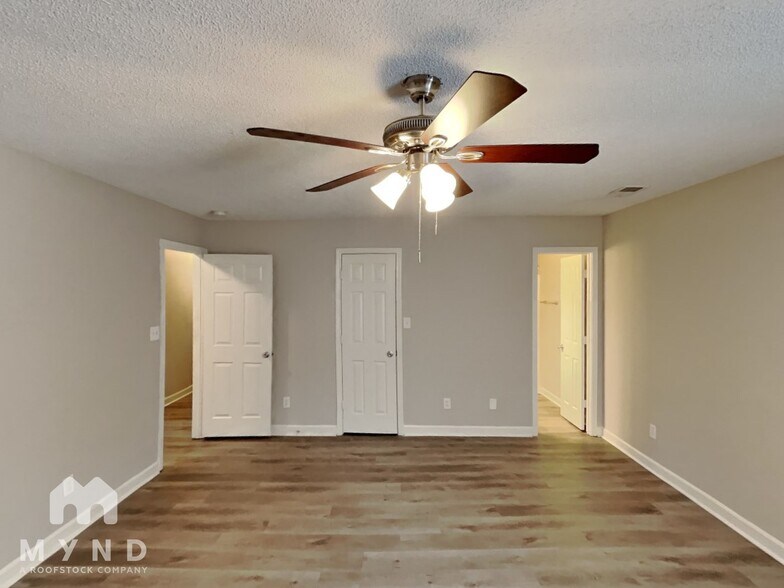 Building Photo - 2006 Harrison Park Dr