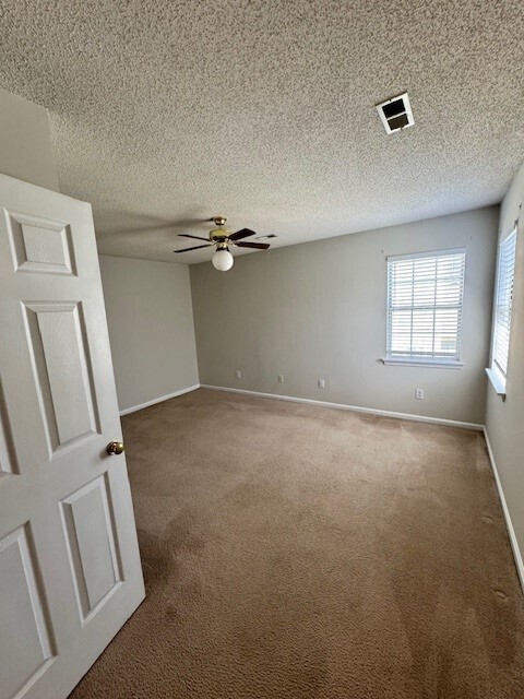 Building Photo - Charming 4-Bedroom Home