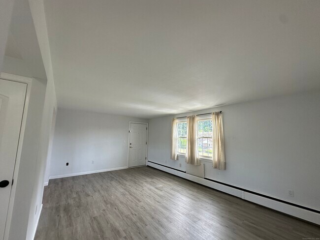 Building Photo - 43 Brewster Rd