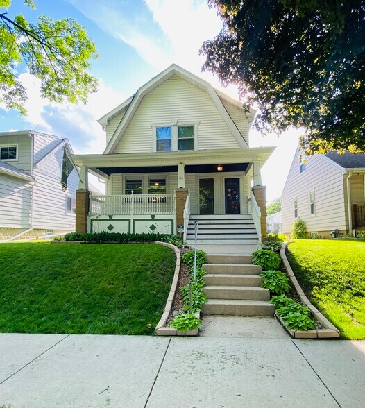 Building Photo - 623 S 60th St