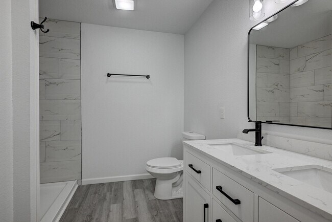 Building Photo - 2123 S Porter Ave