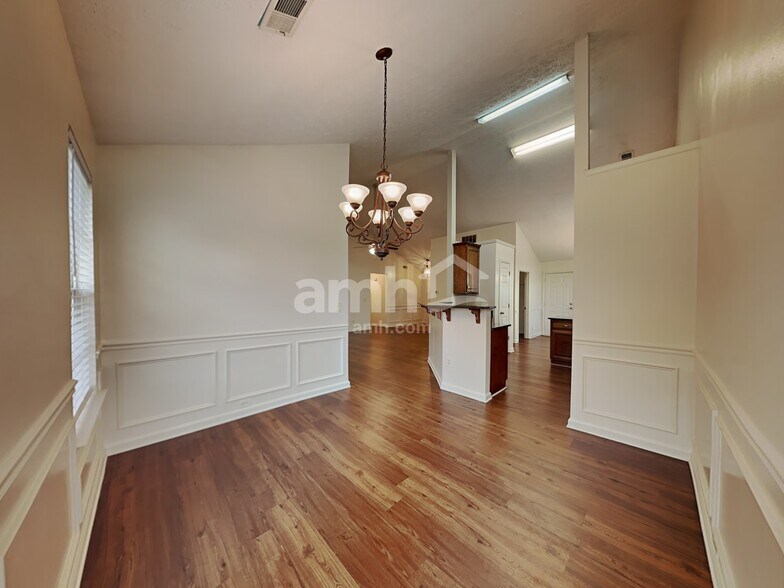 Building Photo - 389 Sunderland Way