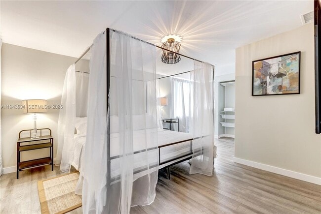 Building Photo - 427 S 24th Ave