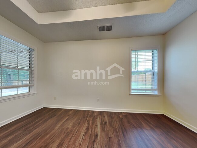 Building Photo - 3433 Sundial Dr