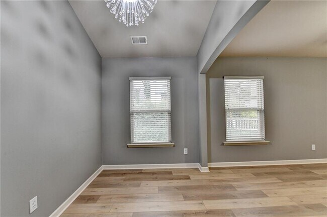 Building Photo - 5013 Groover Dr