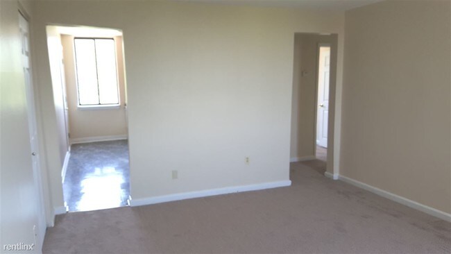 Building Photo - 3 br, 1 bath  - The Kirkwood