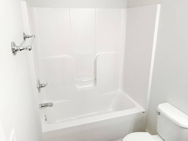 Building Photo - 1333 Holton Dr