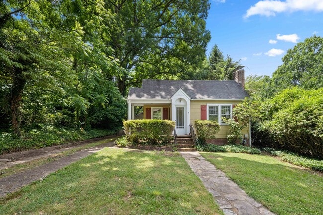 Primary Photo - Charming Kenilworth Home