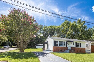 Building Photo - Charming 2-Bed, 1-Bath House in Prime South Knoxville | Walk to Breweries, Restaurants & Waterfront