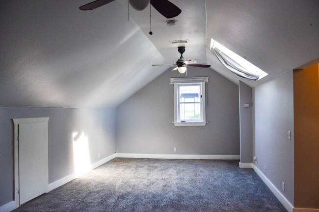 Building Photo - 154 N Shaffer St