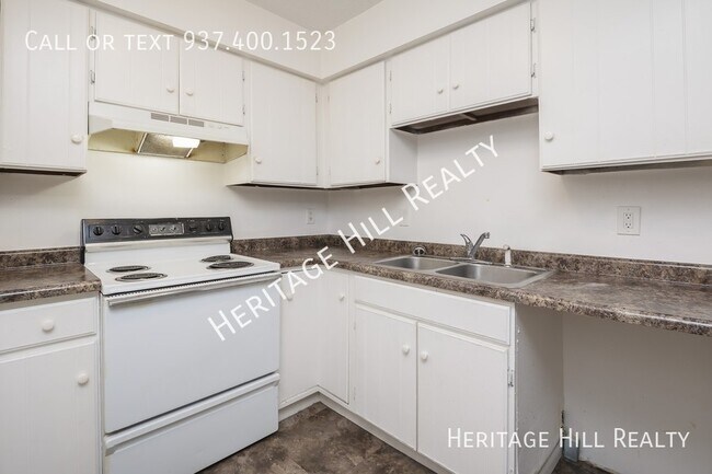 Building Photo - 2 bedroom, 1.5 bath unit in Fairborn withi...