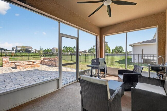 Building Photo - 6070 Sierra Crown St