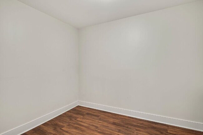 Building Photo - 5001 Dampier Ct