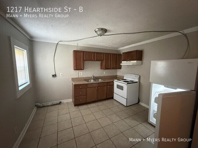 Building Photo - 1217 Hearthside St