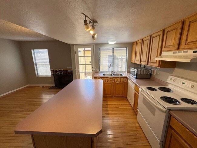 Building Photo - 3541 S Kittredge St