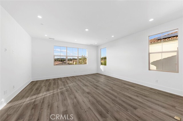 Building Photo - 57 Longchamp