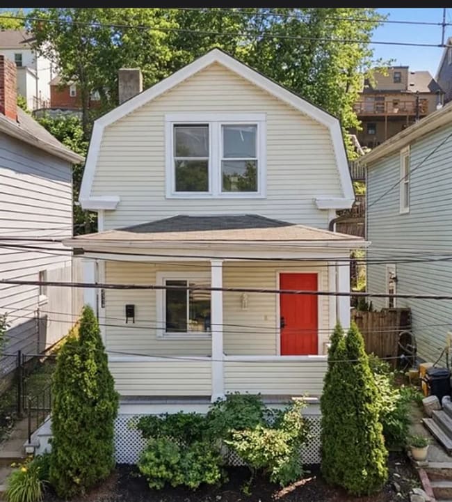 Building Photo - Charming 2 bedroom/1.5 bathroom updated home-Mt. Washington
