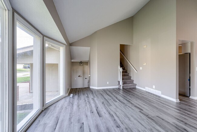 Building Photo - Fresh Updates & Prime Location Near Zorins...