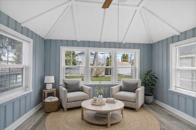 Building Photo - 7418 W Clarence Ave