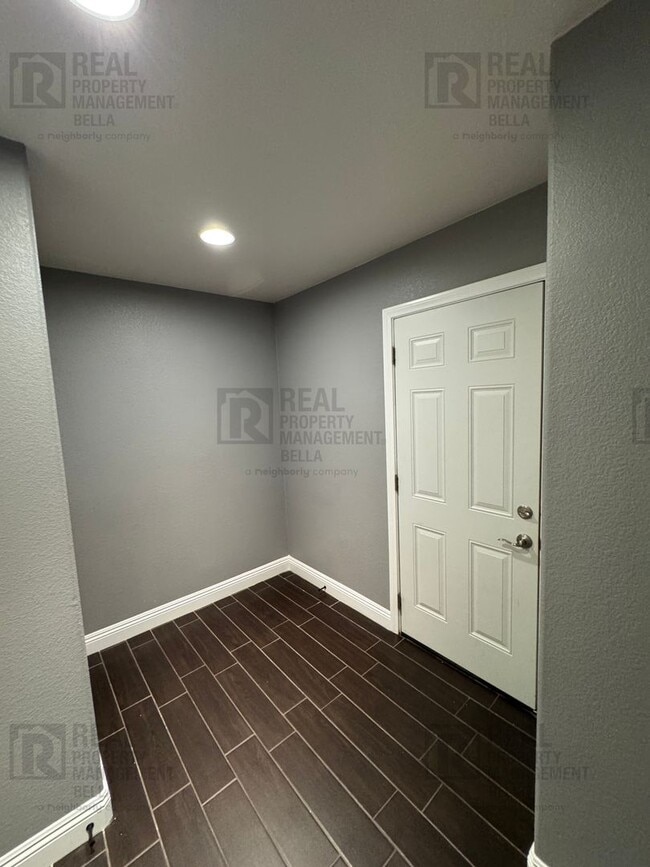 Building Photo - 23694 Canyon Heights Dr