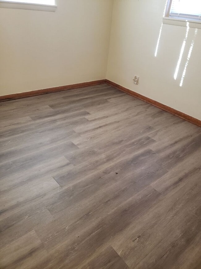 Building Photo - 5730N91stM