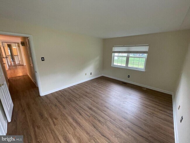 Building Photo - 208 Old Forge Crossing