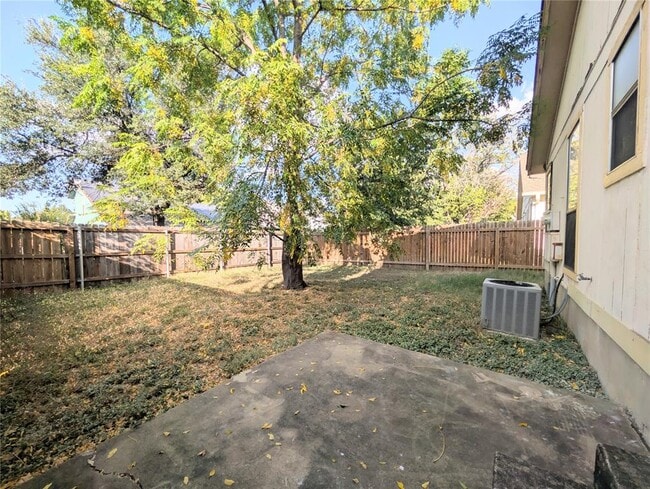 Building Photo - 2014 Redwing Way