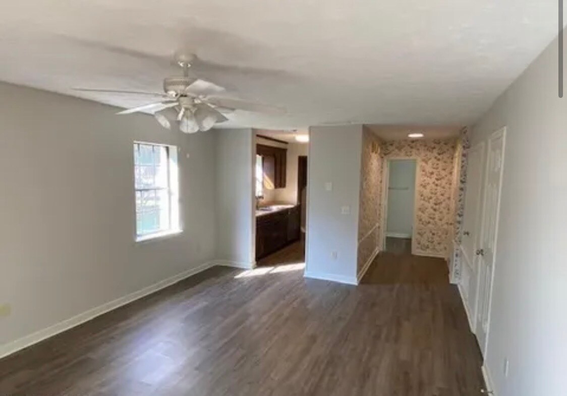 Building Photo - 2437B River Oaks Blvd