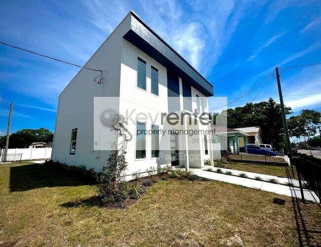 Building Photo - 2703 N 24th St