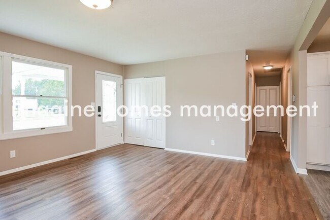 Building Photo - Charming 3 Bedroom Home in Stow