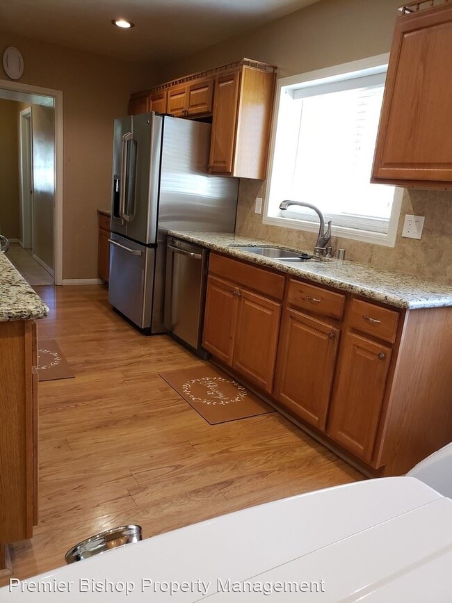 Building Photo - 3 br, 2 bath House - 2750 Highland