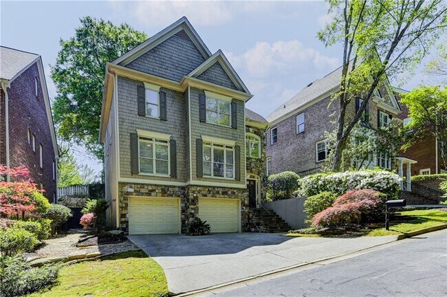 Building Photo - 2745 Lenox Rd NE