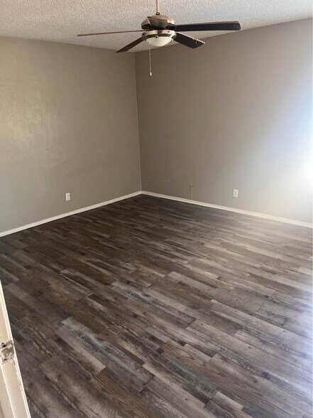 Building Photo - 531 Bedford Rd