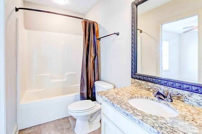 Upstairs Full bathroom - 50 Boulder Dr