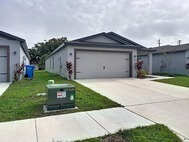 Building Photo - 1270 Ahoy Ave